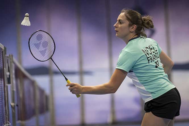 Faustine Noël, athlète para badminton en lice pour les JO 2024, s&#039;entraine à Cesson-Sévigné.