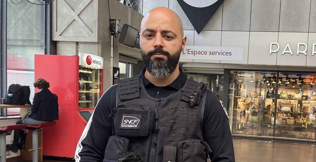 Hakim Kaouche, agent de sûreté à la SNCF, dans la gare de Rennes