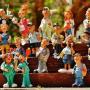 Photos de figurines représentants des métiers