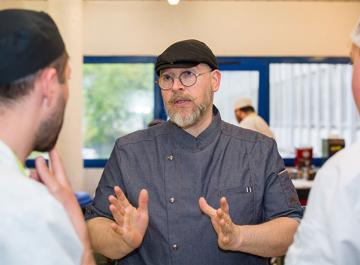 Un formateur et ses stagiaires du GRETA-CFA de Quimper (29)