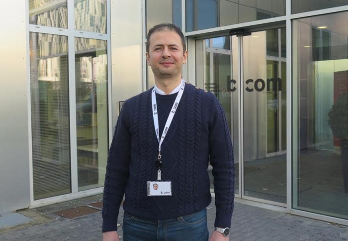 Ingénieur en intelligence artificielle Majd Saleh Ideo