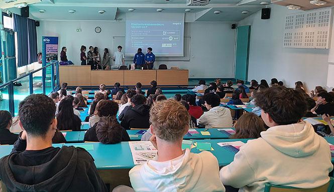 Une intervention d'étudiant·es dans le cadre de Brio. Une intervention d'étudiant·es dans le cadre de Brio.