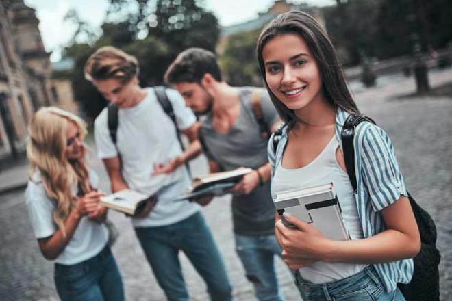 Une multitude de choix après le bac Groupe d'étudiants
