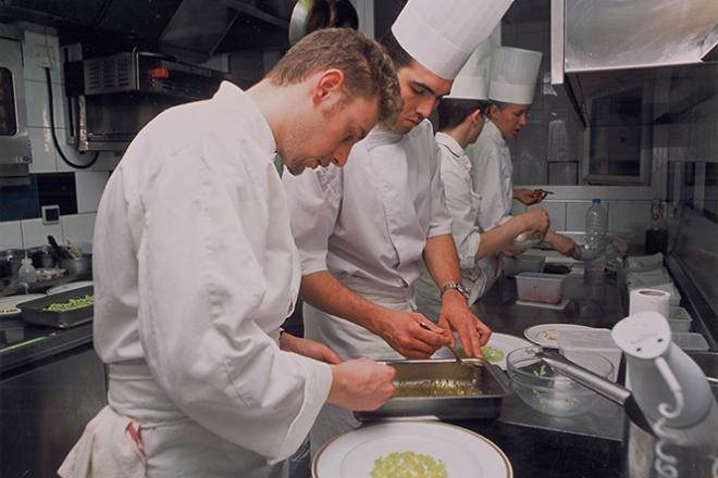 Zoom sur 3 métiers de la fonction publique territoriale Des cuisiniers à l'oeuvre
