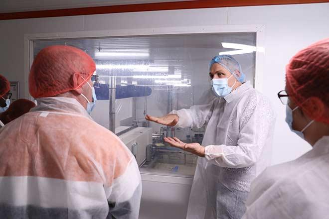 Des demandeurs d'emploi visitent PEP Cocotine. Des demandeurs d'emploi visitent PEP Cocotine.