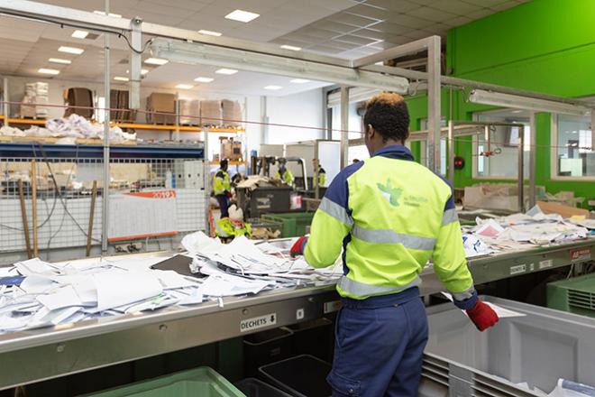 Tri des déchets à l'entreprise La Feuille d'érable à Rennes (35) Tri des déchets à l'entreprise La Feuille d'érable à Rennes (35)