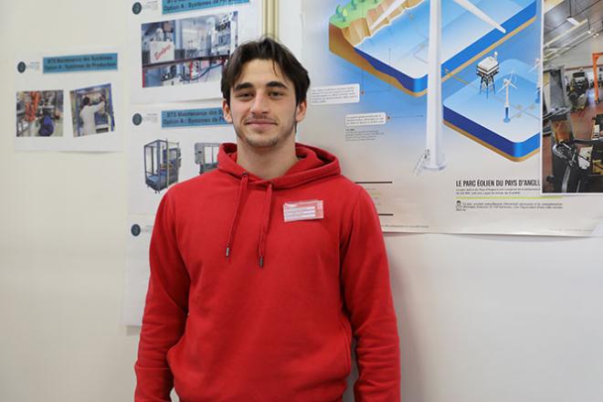Baptiste est étudiant en BTS Maintenance des systèmes éoliens. Baptiste est étudiant en BTS Maintenance des systèmes éoliens.