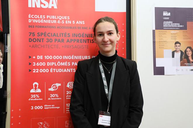 Marine est étudiante en double cursus. Marine est étudiante en double cursus.