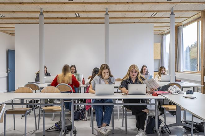 Des élèves du lycée Mona Ozouf à Ploërmel Des élèves du lycée Mona Ozouf à Ploërmel