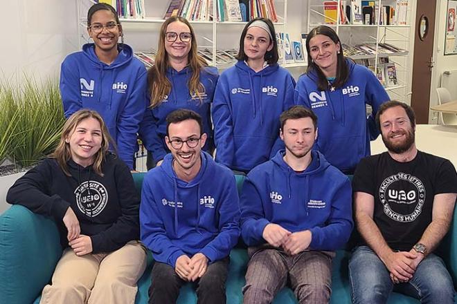 Un groupe d'étudiants ambassadeurs. Un groupe d'étudiants ambassadeurs.